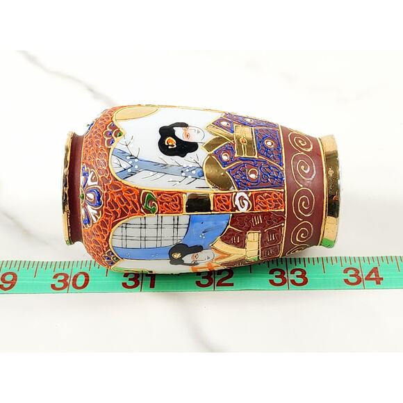 Mini Japanese Vase Geisha Portrait 3 3/4" Porcelain Gold Trim 70's Asian Vintage - Picture 15 of 16